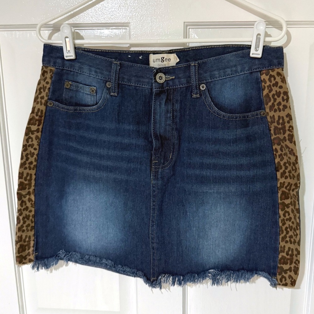 Umgee Denim Mini Skirt Dark Wash Leopard Print Side Panels Frayed Hem Large